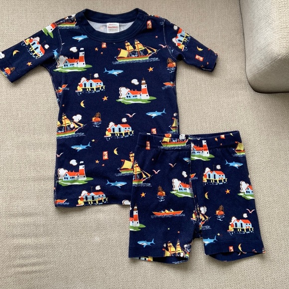 Hanna Andersson Other - Hanna Andersson pajamas sharks and pirates size 6-7